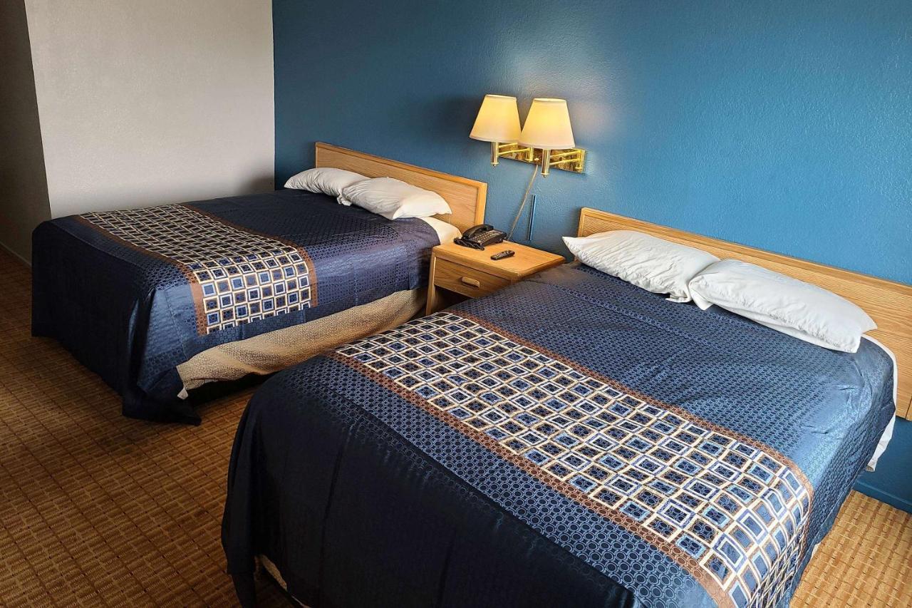 Travelodge by Wyndham Stockton Exteriör bild
