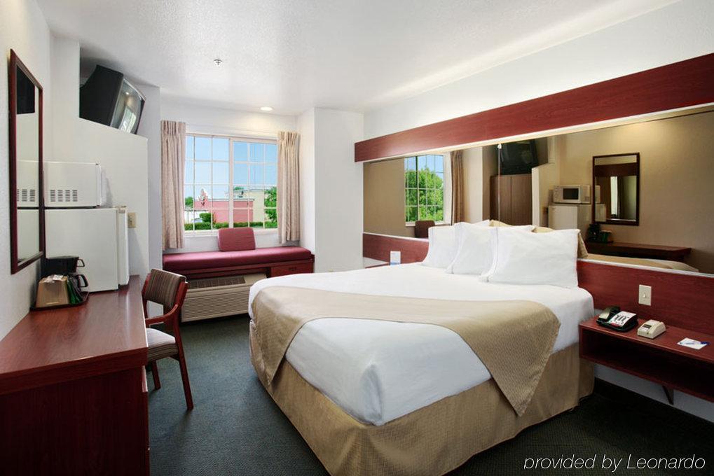 Travelodge by Wyndham Stockton Exteriör bild